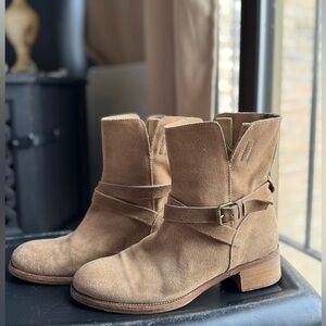 Ladies J. Crew Tan Suede Leather Ankle Boots - SZ 8